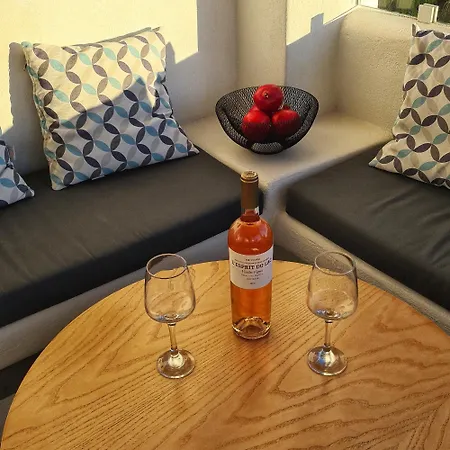 Oikies Apartamento
