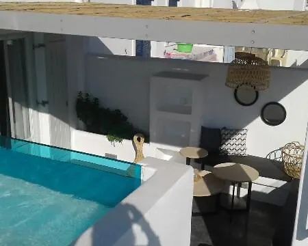 Oikies Apartment Naousa (Paros)