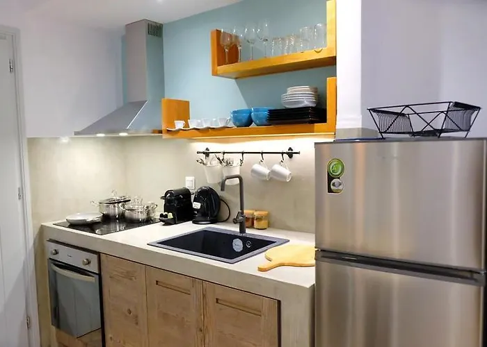 Oikies * Naousa (Paros)